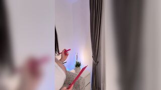 Solo riding dildo