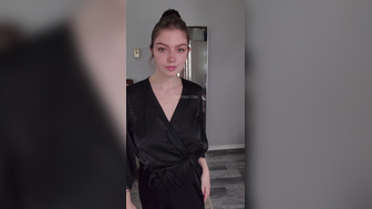 Makoshake Stripping Off And Playing Her Nude Nipples Leaked Onlyfans