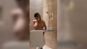 Mia Khalifa In Shower With Her Bare Tits Out Leaked Onlyfans Porn