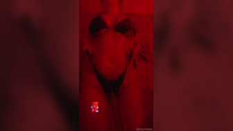 Hey I M Bee AKA Heyimbee Big Booty And Tits Squeezing On Shower Girls Onlyfans Video