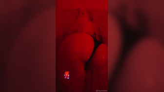 Hey I M Bee AKA Heyimbee Big Booty And Tits Squeezing On Shower Girls Onlyfans Video