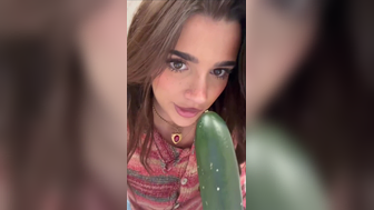 Arikytsya Fuck Perky Pussy With Cucumber Leak Onlyfans Porn Video