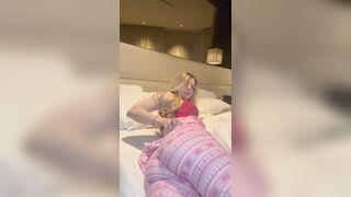 Savaschultz Stips And Flash Her Big Booty On Bed Onlyfans Leak