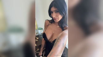 Mia Khalifa Black Dress Tryon Flashing Both Nude Boobs Leaked Porn