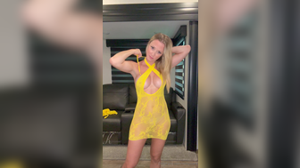 Vicky Stark Yellow Outfits Try On Nude Nipples Flashing Leaked Onlyfans Porn