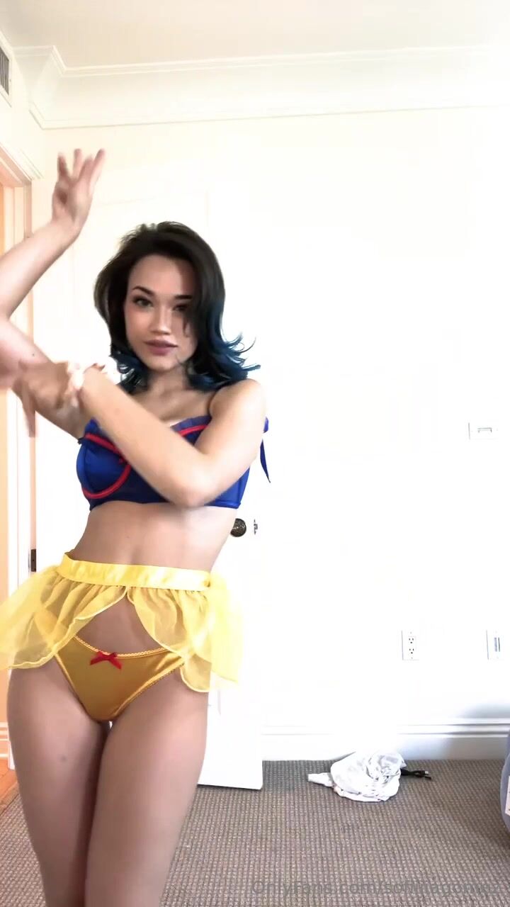 Sofia Gomez Snow White Lingerie Teasing Booty Dance Leaked Video -  SheeshFans