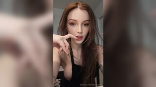 Dainty Wilder Apron Strip Off In Kitchen And Pussy Spreading Onlyfans Leak