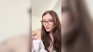 Dainty Wilder Turning On Naked While She Reads Her Favorite Book Onlyfans Video