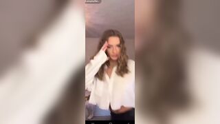 Pimpinn0si Slipping Out Her Big Tit On A Live TikTok