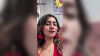 Karolguerra130 flashes titties on TikTok livestream