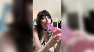Kenalialuv Gives A Teasing Blowjob In Roleplay
