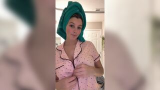 Emily Trapp AKA Badbitchzone1 After Shower Heating Up Pussy With Dildo Onlyfans