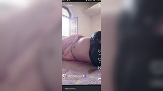 Kajal Pandey In Saree Showing Her Curvy Cleavage on Insta Subscription