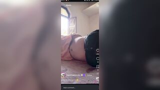 Kajal Pandey In Saree Showing Her Curvy Cleavage on Insta Subscription