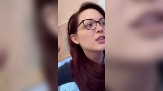 Tessa Fowler Flashes Her Massive Boobs In Exclusive Strip Tease