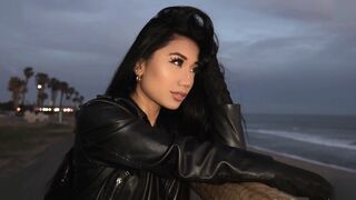 Emkay Vee Rides A Hookup After Sunset Beach Stroll