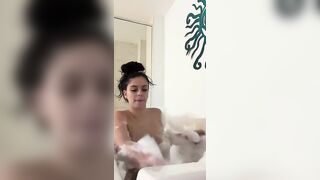 Camilla Araujo Sucks Cock In A Luxury Tub