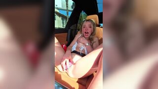 BougieBb Pleasures Herself In A Moving Car