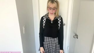 Lewdestbunnie Takes Stepdad’s Cock To End Her Bullying