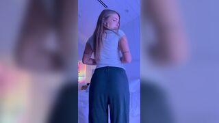 Piper Rockelle Twerks On Bed And Take Off Her Bra Flashing Nipples A Bit Onlyfans