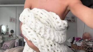 Elsabxxx AKA Elsaxxxxx Slips Her Nude Nipple On Live Cam Show