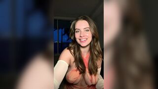 Brandy Gordon Humping Pussy On Pillow And Rubbing It On Livestream