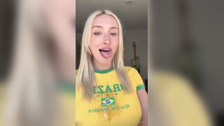 DaisyRaeXO Teases With Sloppy Spit Play