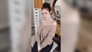 Makoshake Aka Carmen-rae Brown Sweater Nude Tits Drop Leak Onlyfans Video