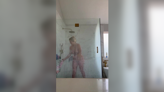 Milkmariedes Fully Nude Livestream Taking A Shower Onlyfans Video